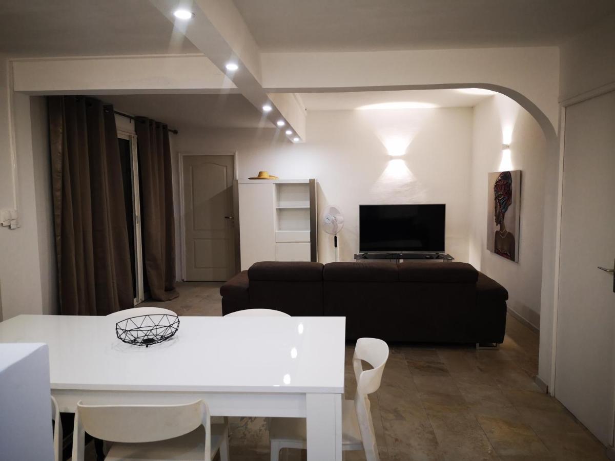 Appartement Saint Gilles Les Bains Esterno foto
