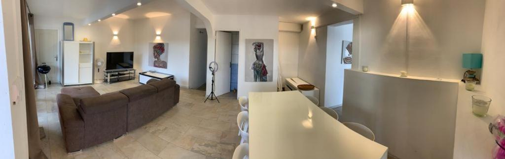 Appartement Saint Gilles Les Bains Esterno foto